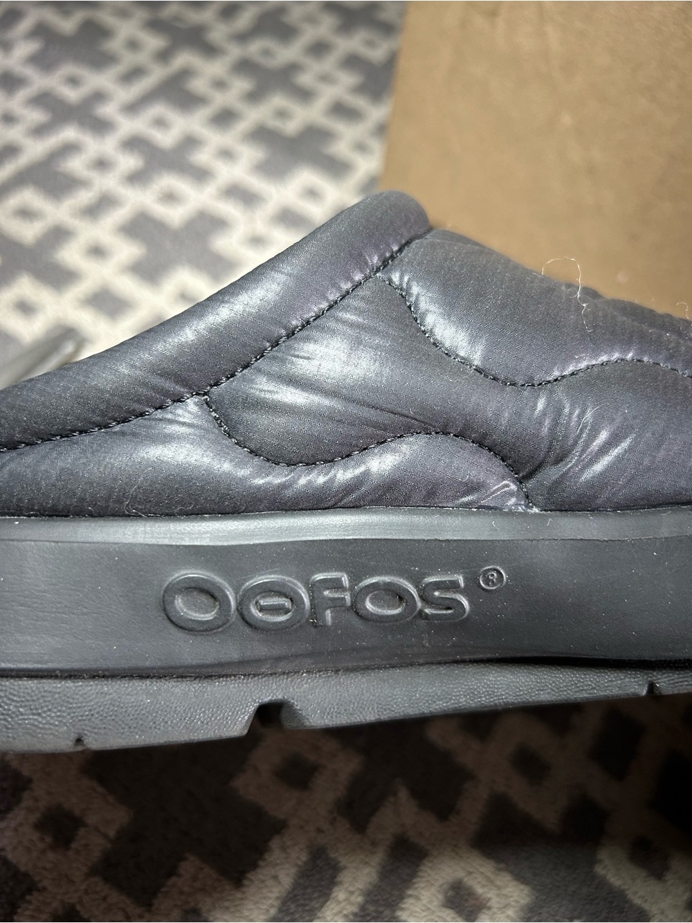 OOFOS Black Quilted Slip-On Clogs with Green Insole - Picture 5 of 6